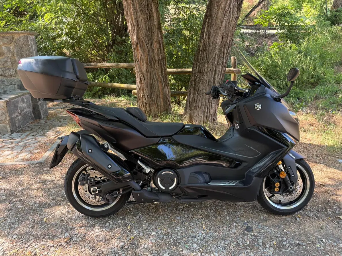 Yamaha T-Max 560 Tech Max (2025 - 26) (2)