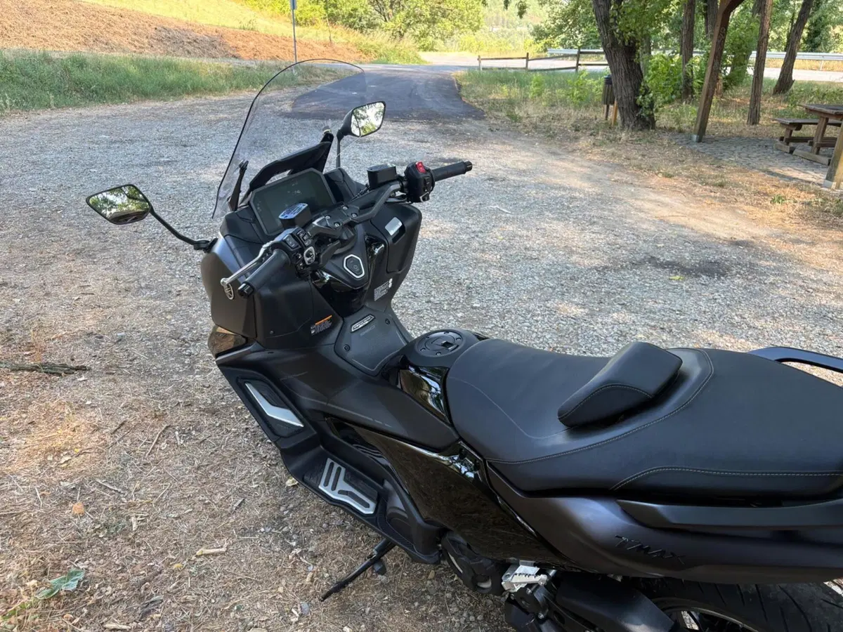Yamaha T-Max 560 Tech Max (2025 - 26) (5)
