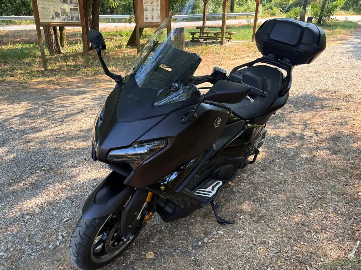 Yamaha T-Max 560 Tech Max (2025 - 26) (8)