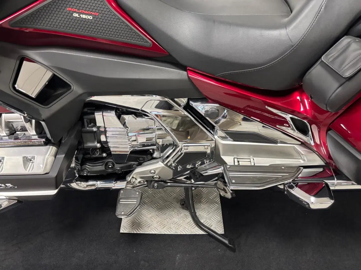 Honda GL 1800 Gold Wing Tour DTC (2018 - 20) (5)