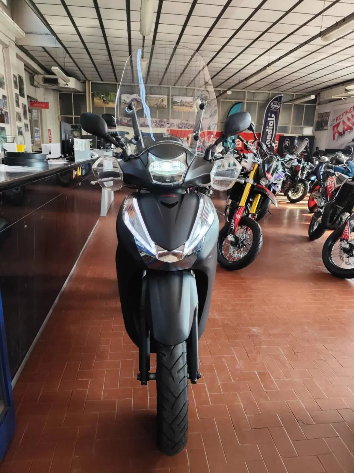 Honda SH 300 i ABS (2016 - 20) (3)