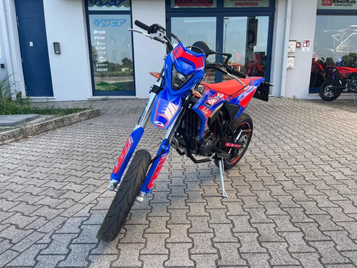 Betamotor RR 125 4T Motard T (2025 - 26) (2)