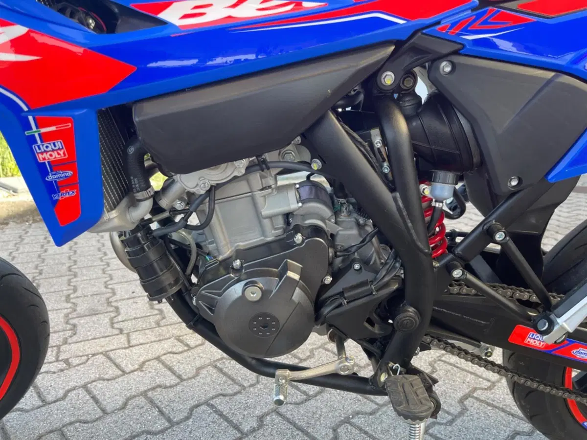 Betamotor RR 125 4T Motard T (2025 - 26) (3)