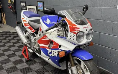 All'asta la Honda Fireblade di James May: il lato "veloce" di Captain Slow