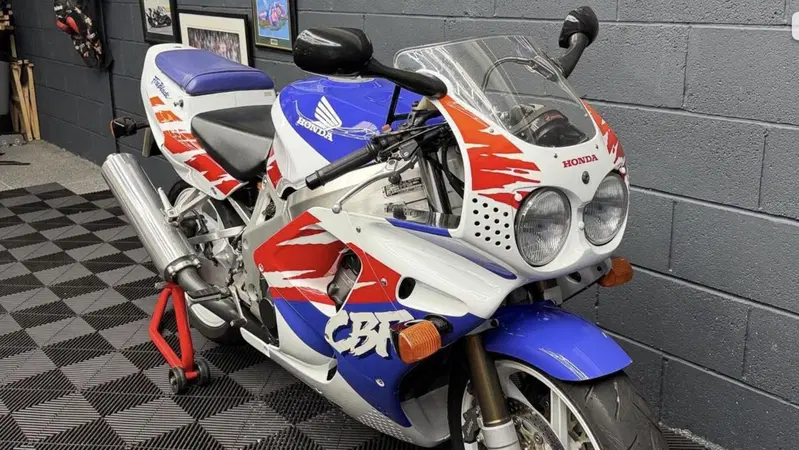 All'asta la Honda Fireblade di James May: il lato "veloce" di Captain Slow