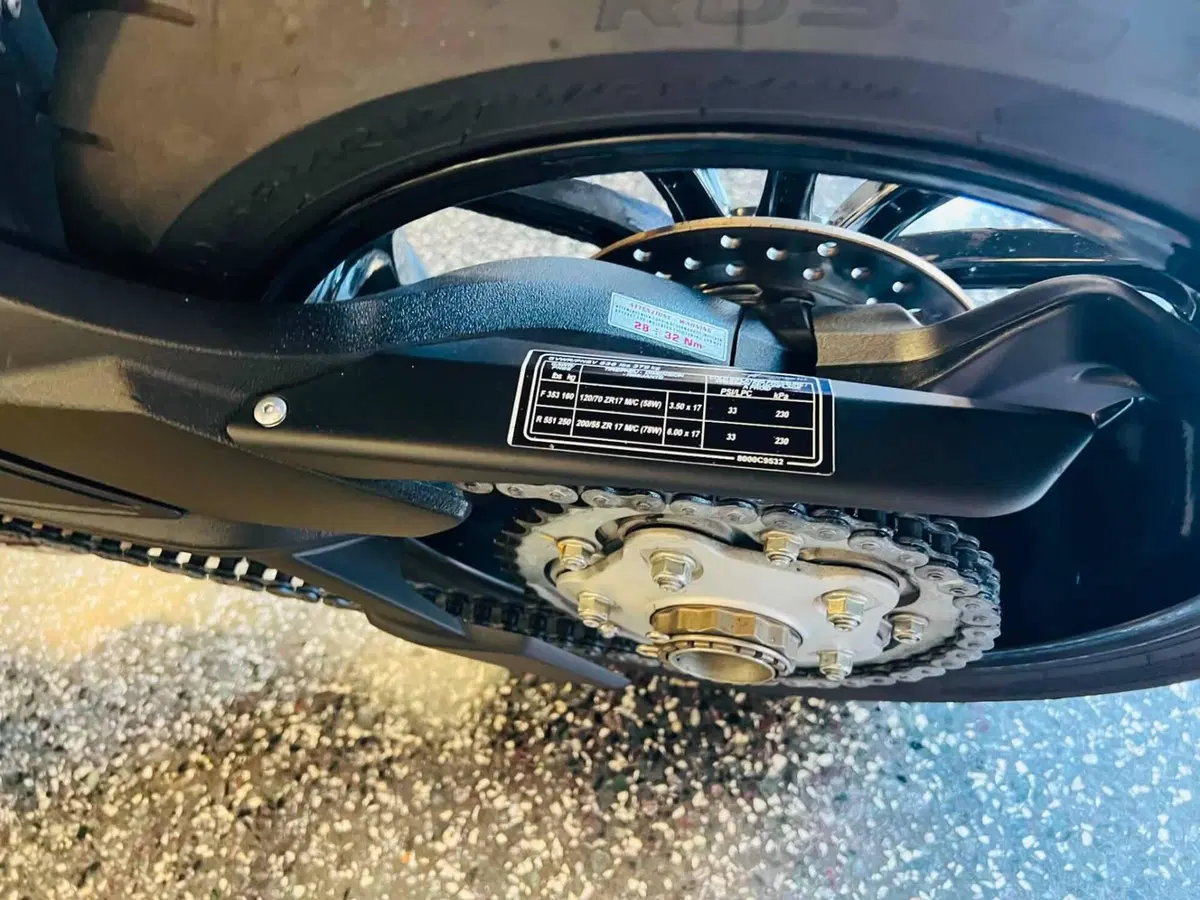MV Agusta Dragster 800 Rosso (2021 - 23) (2)