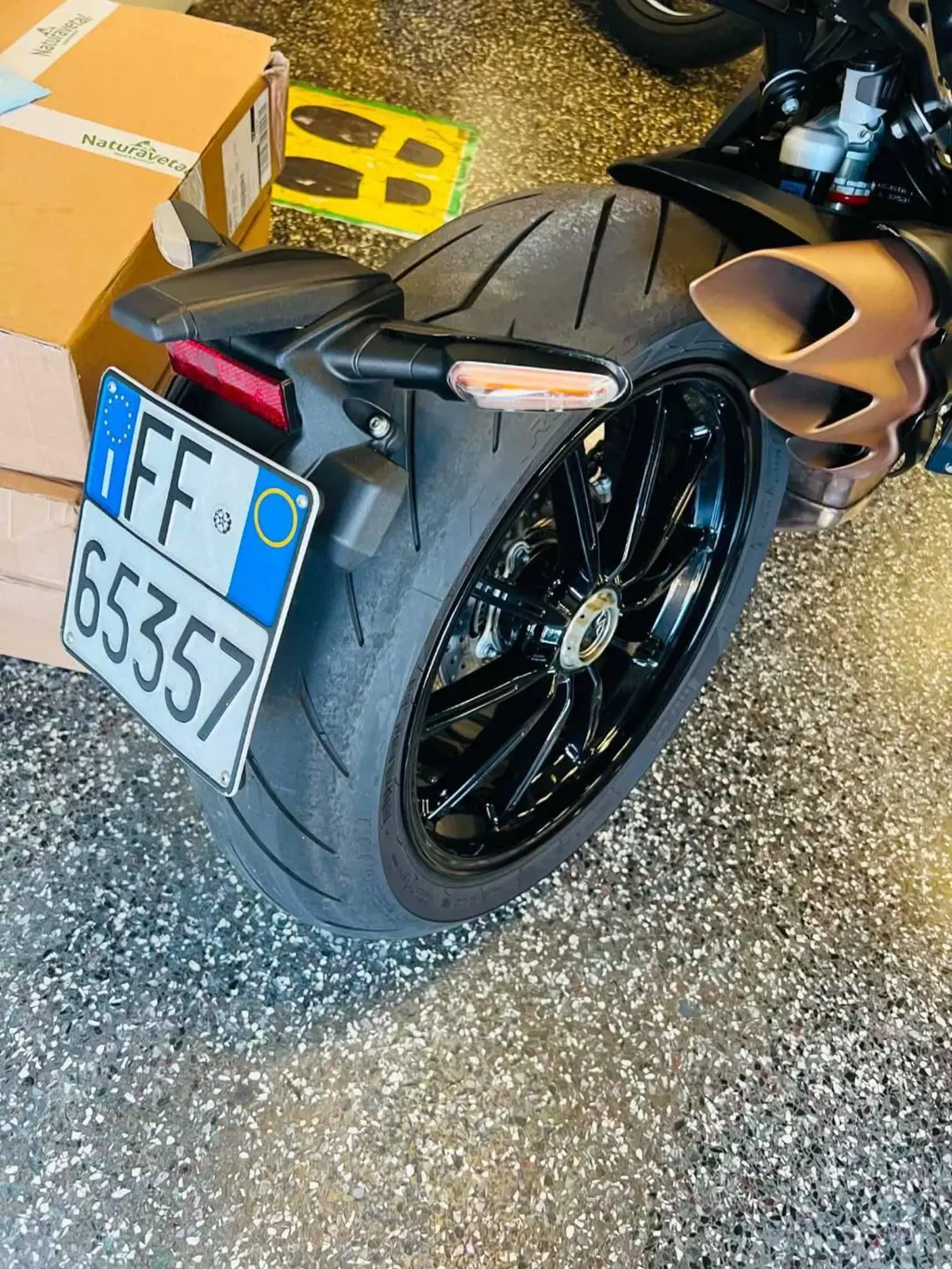 MV Agusta Dragster 800 Rosso (2021 - 23) (5)