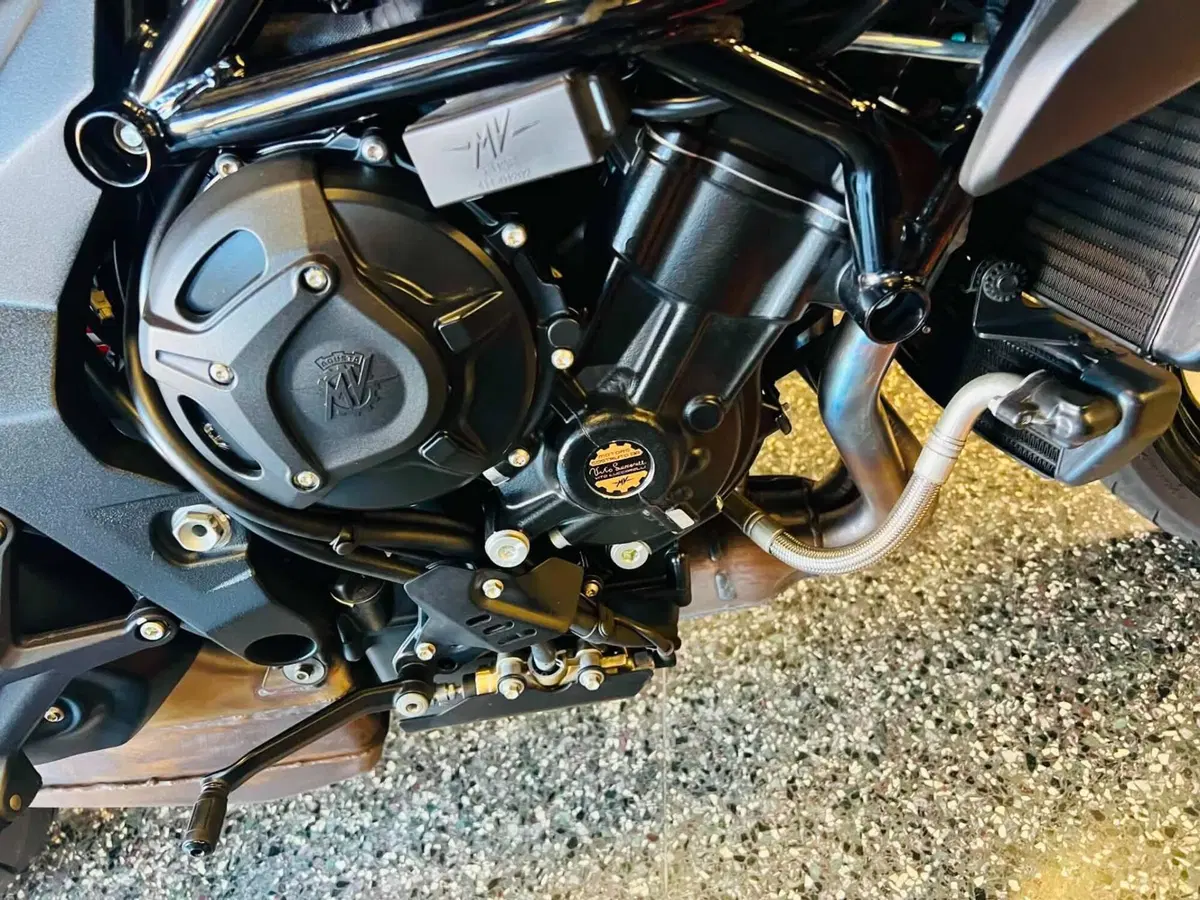 MV Agusta Dragster 800 Rosso (2021 - 23) (6)
