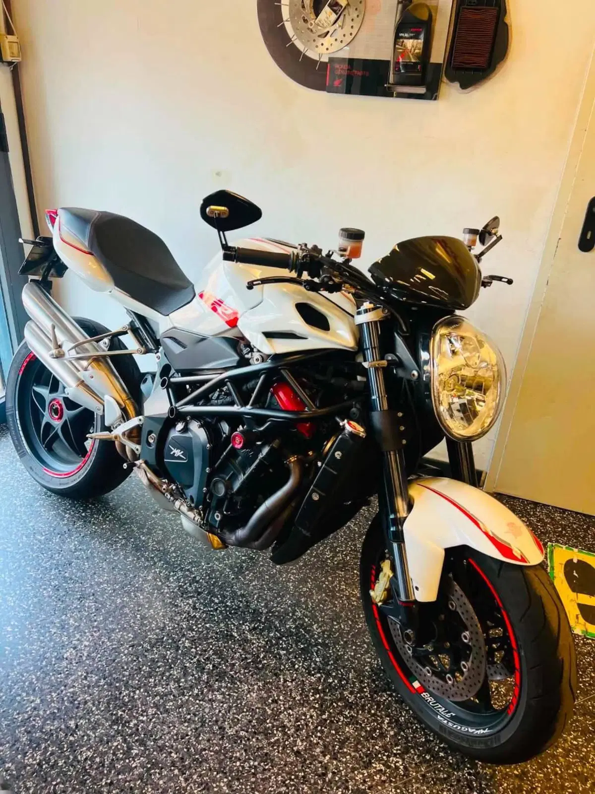 MV Agusta Brutale 1090 RR (2009 - 15)