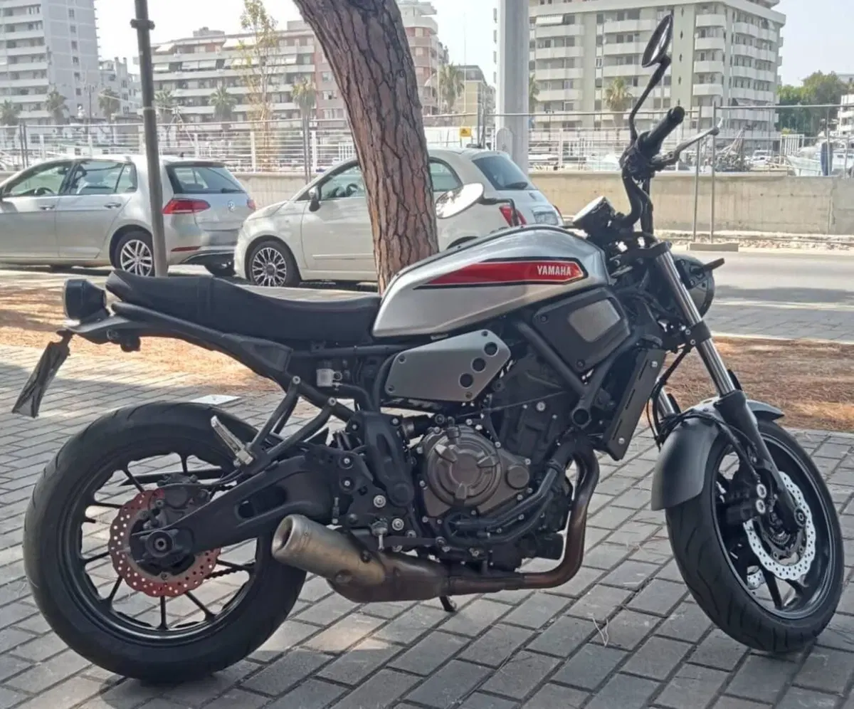 Yamaha XSR 700 ABS (2016 - 20) (2)