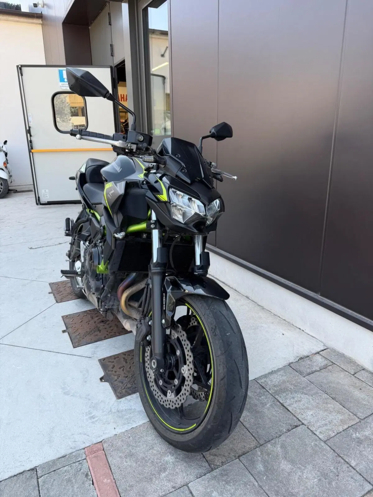 Kawasaki Z 650 (2021 - 24) (2)