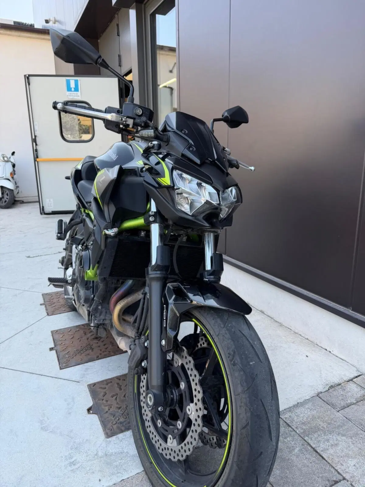 Kawasaki Z 650 (2021 - 24) (3)