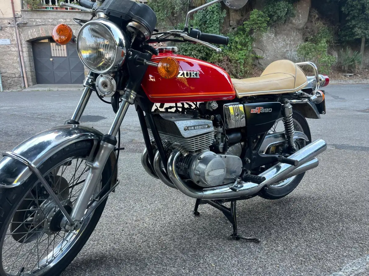 Suzuki Gt 380 (2)