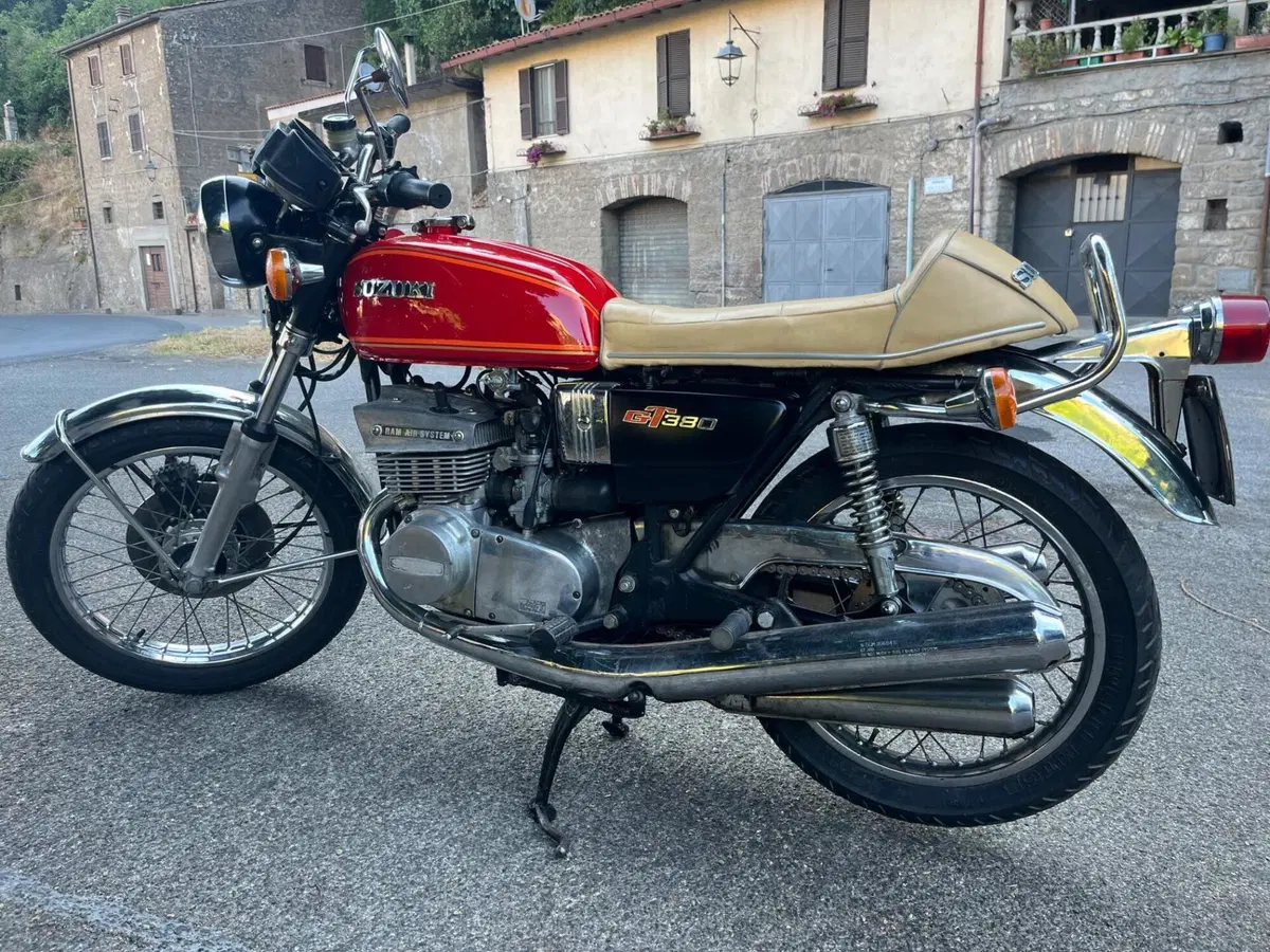 Suzuki Gt 380 (8)