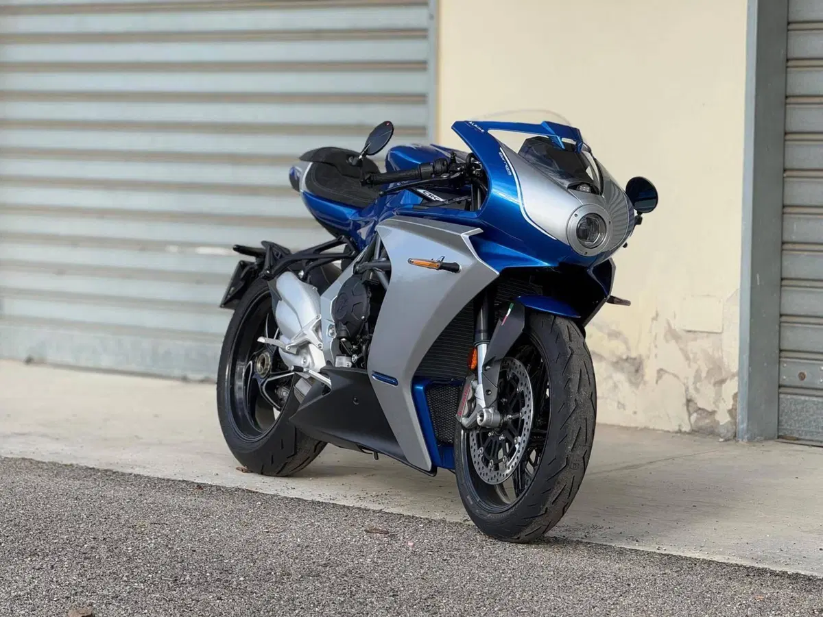 MV Agusta Superveloce 800 Alpine (2021 - 23) (6)