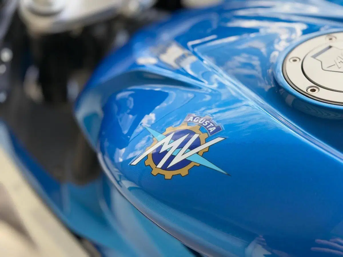 MV Agusta Superveloce 800 Alpine (2021 - 23) (7)