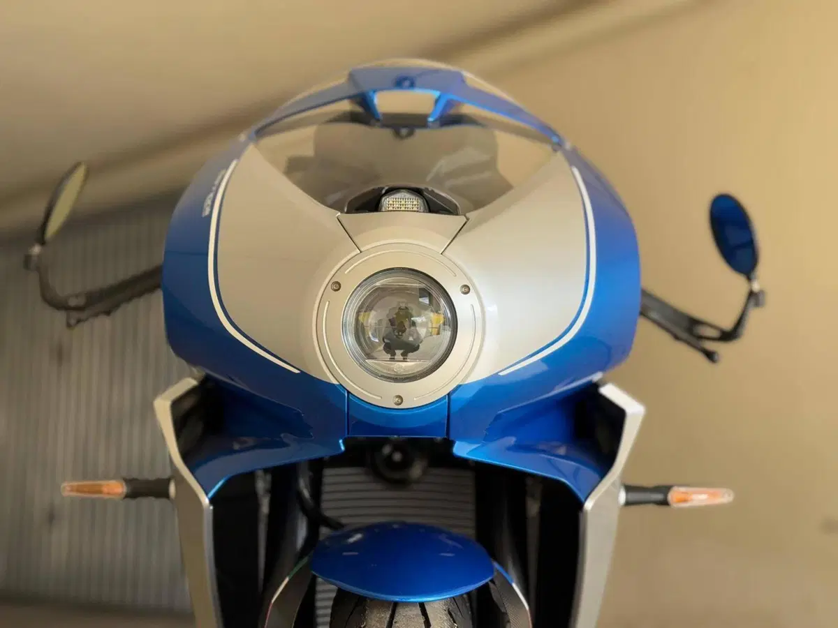 MV Agusta Superveloce 800 Alpine (2021 - 23) (10)