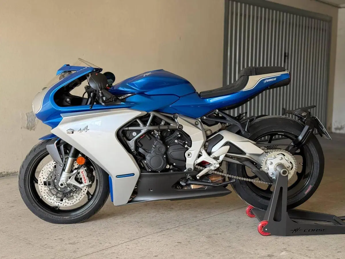 MV Agusta Superveloce 800 Alpine (2021 - 23) (15)