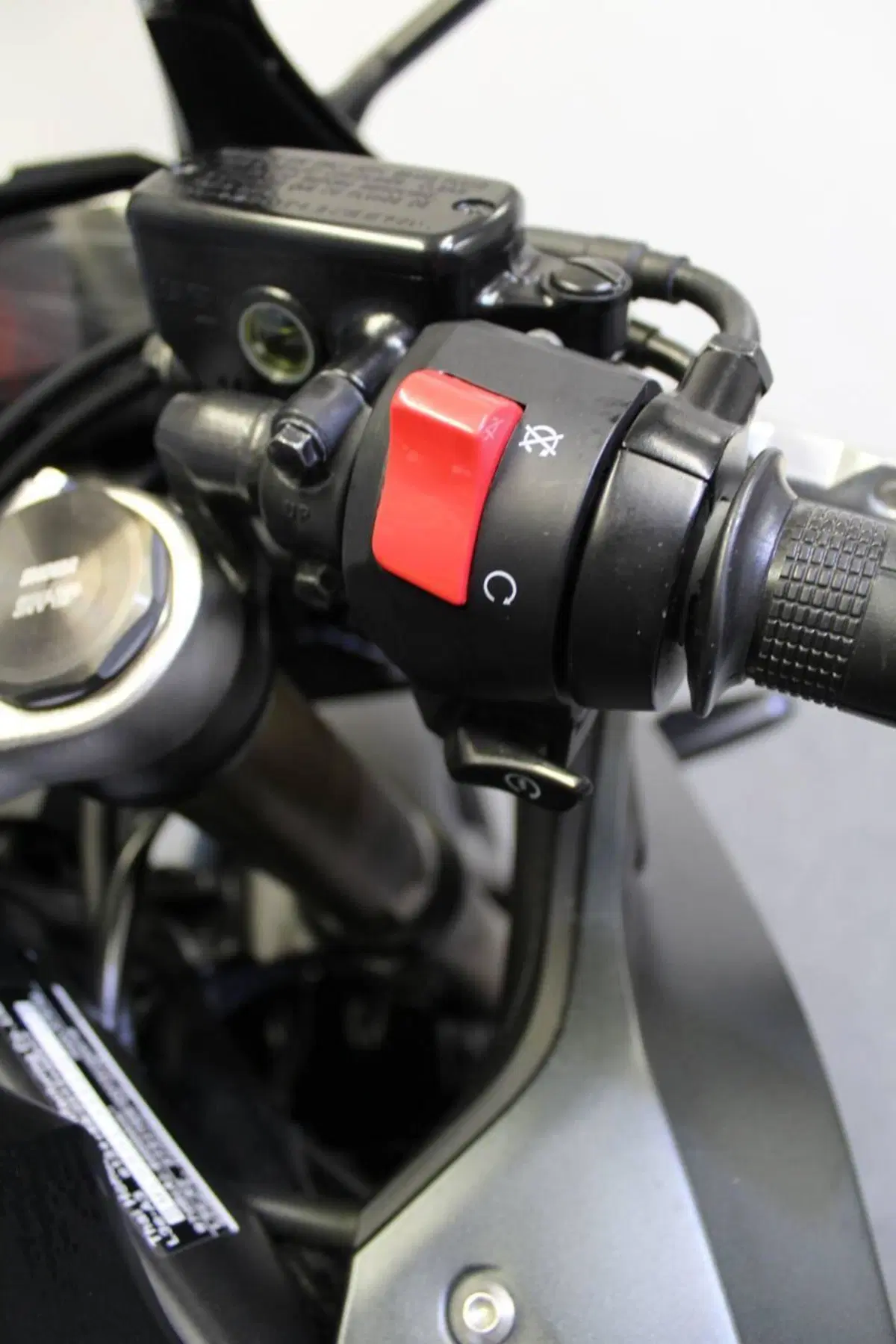 Honda CBR 650 R (2021 - 23) (11)