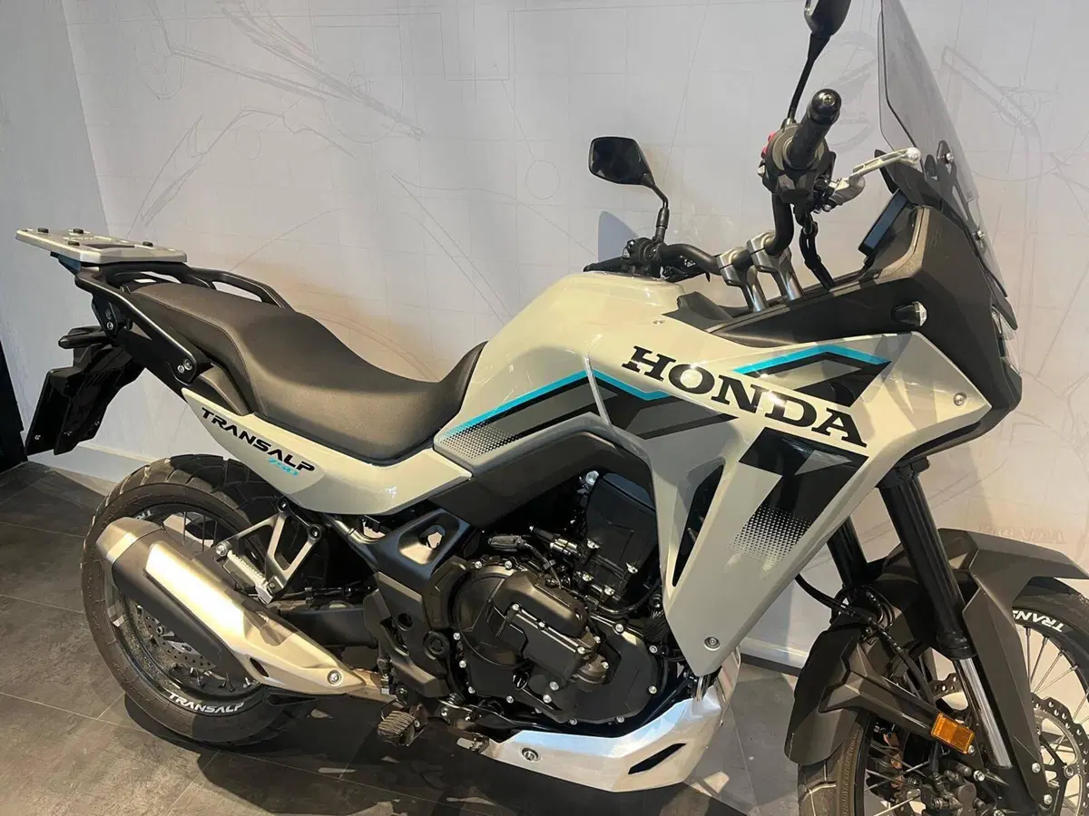 Honda Transalp XL750 (2026) (3)