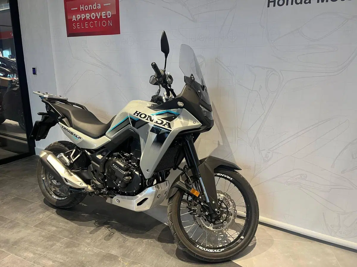 Honda Transalp XL750 (2026) (4)