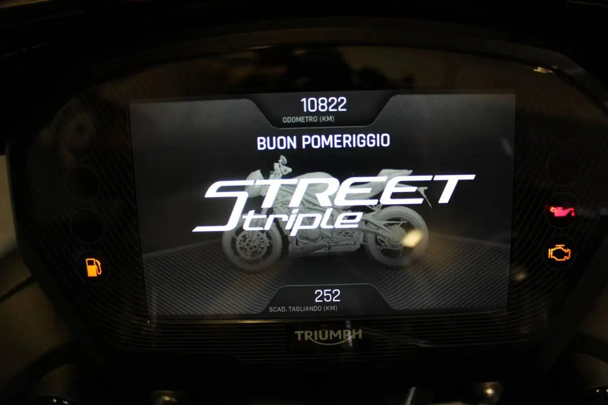 Triumph Street Triple 765 RS (2023 - 26) (3)
