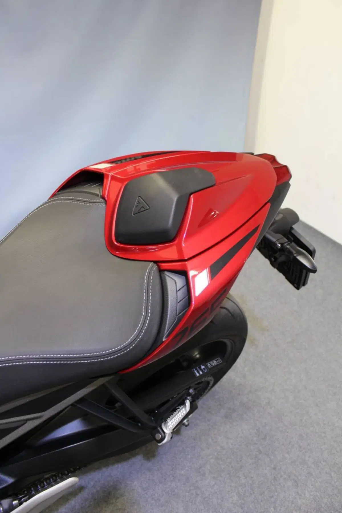 Triumph Street Triple 765 RS (2023 - 26) (17)