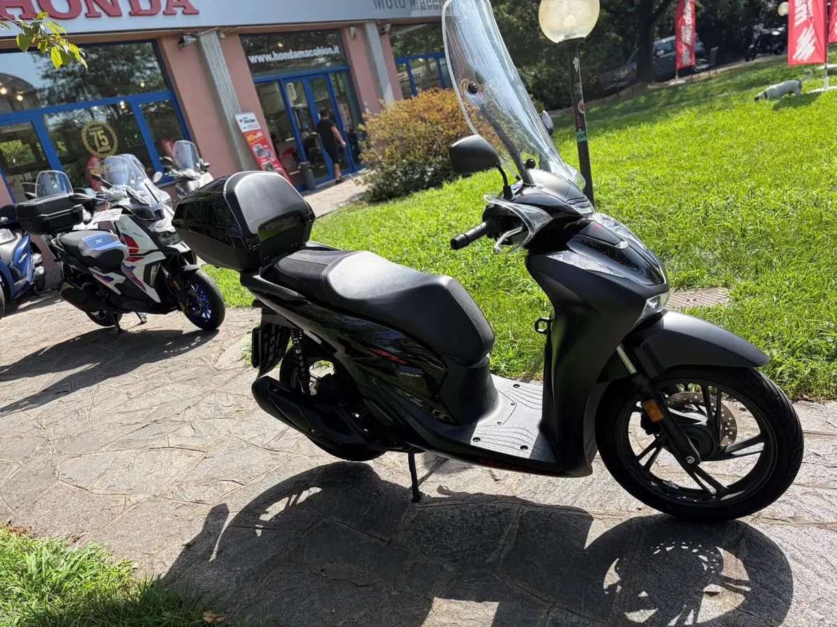 Honda SH 150i Sport (2024 - 25) (4)