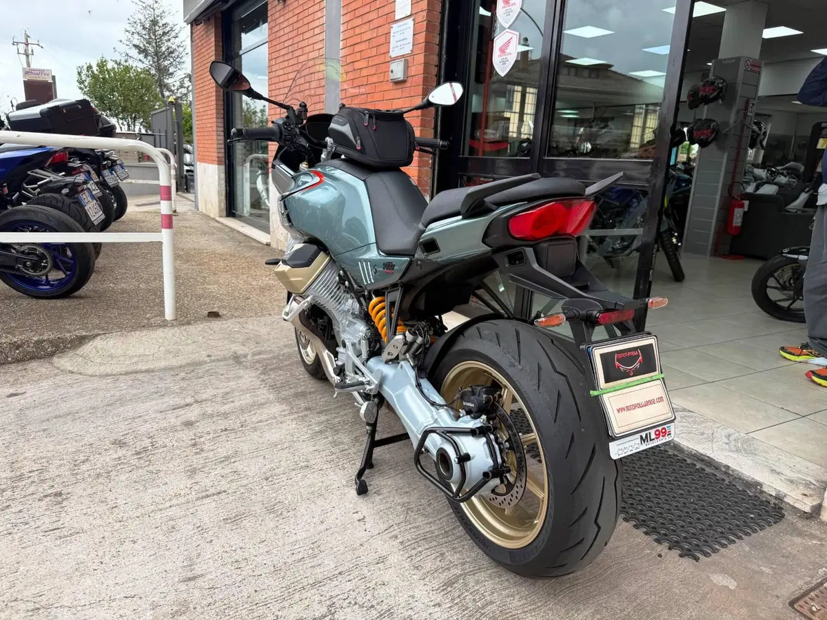Moto Guzzi V100 Mandello S (2025 - 26) (6)
