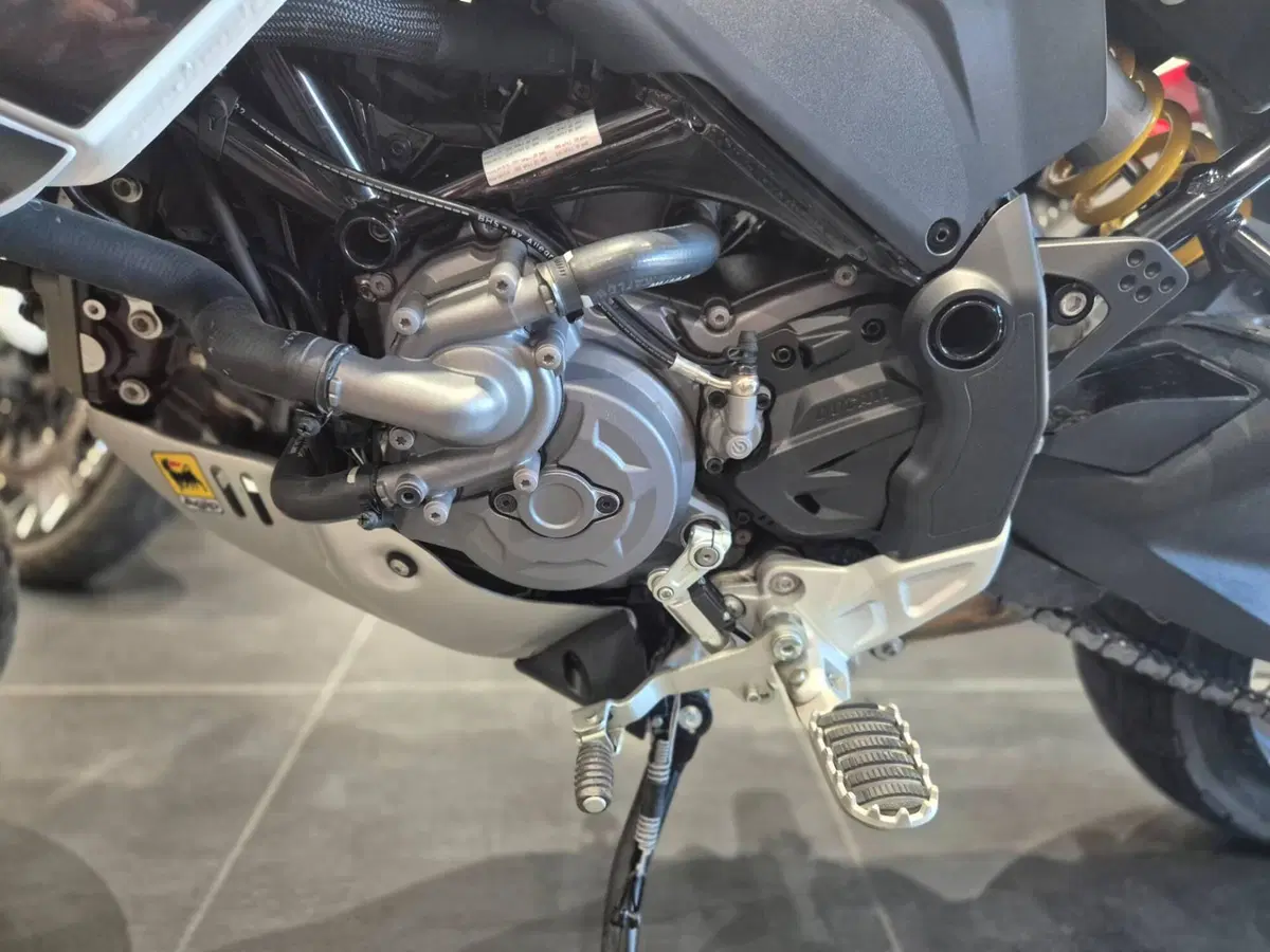 Ducati DesertX (2022 - 25) (14)