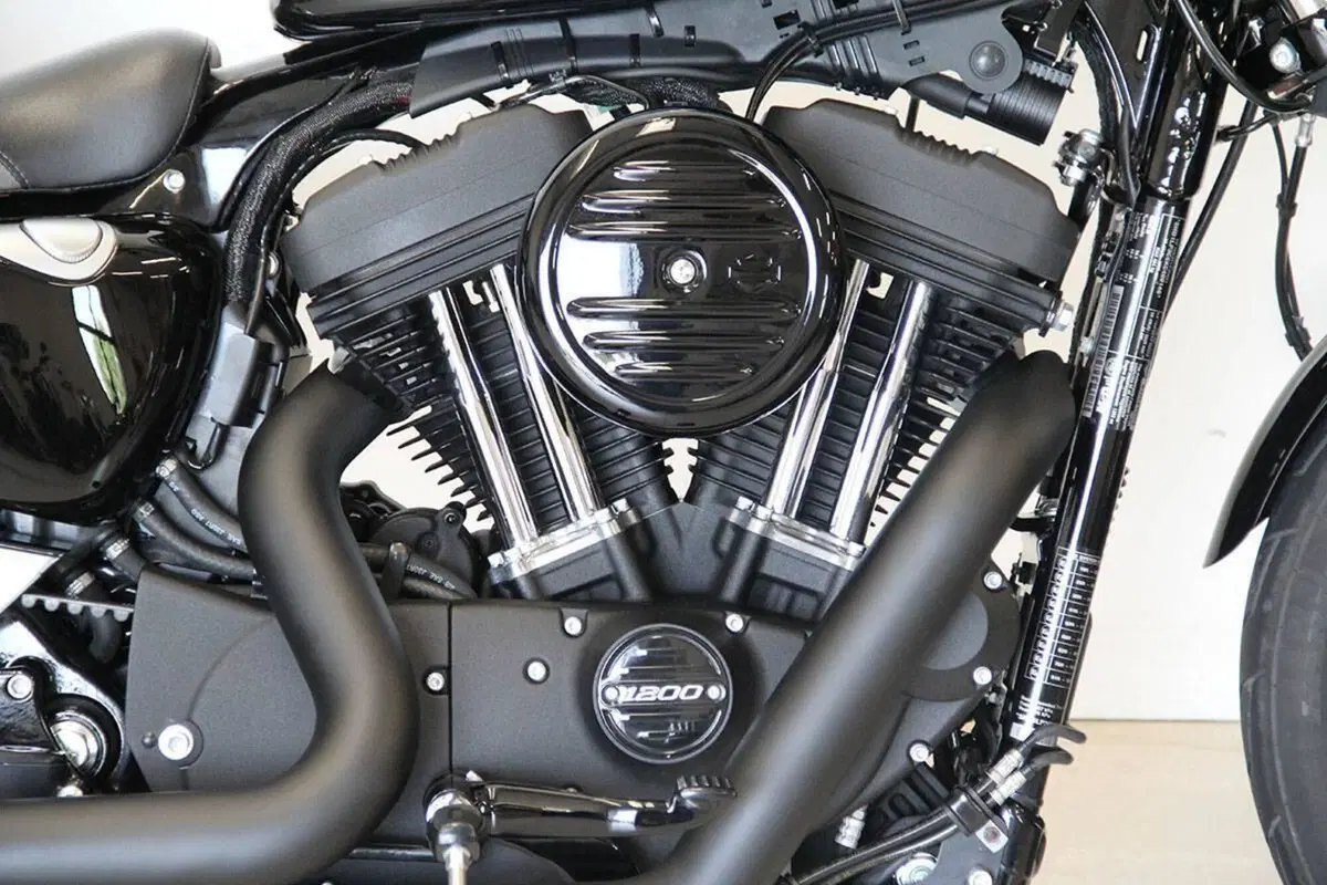 Harley-Davidson 1200 Iron (2018 - 20) - XL1200N (2)