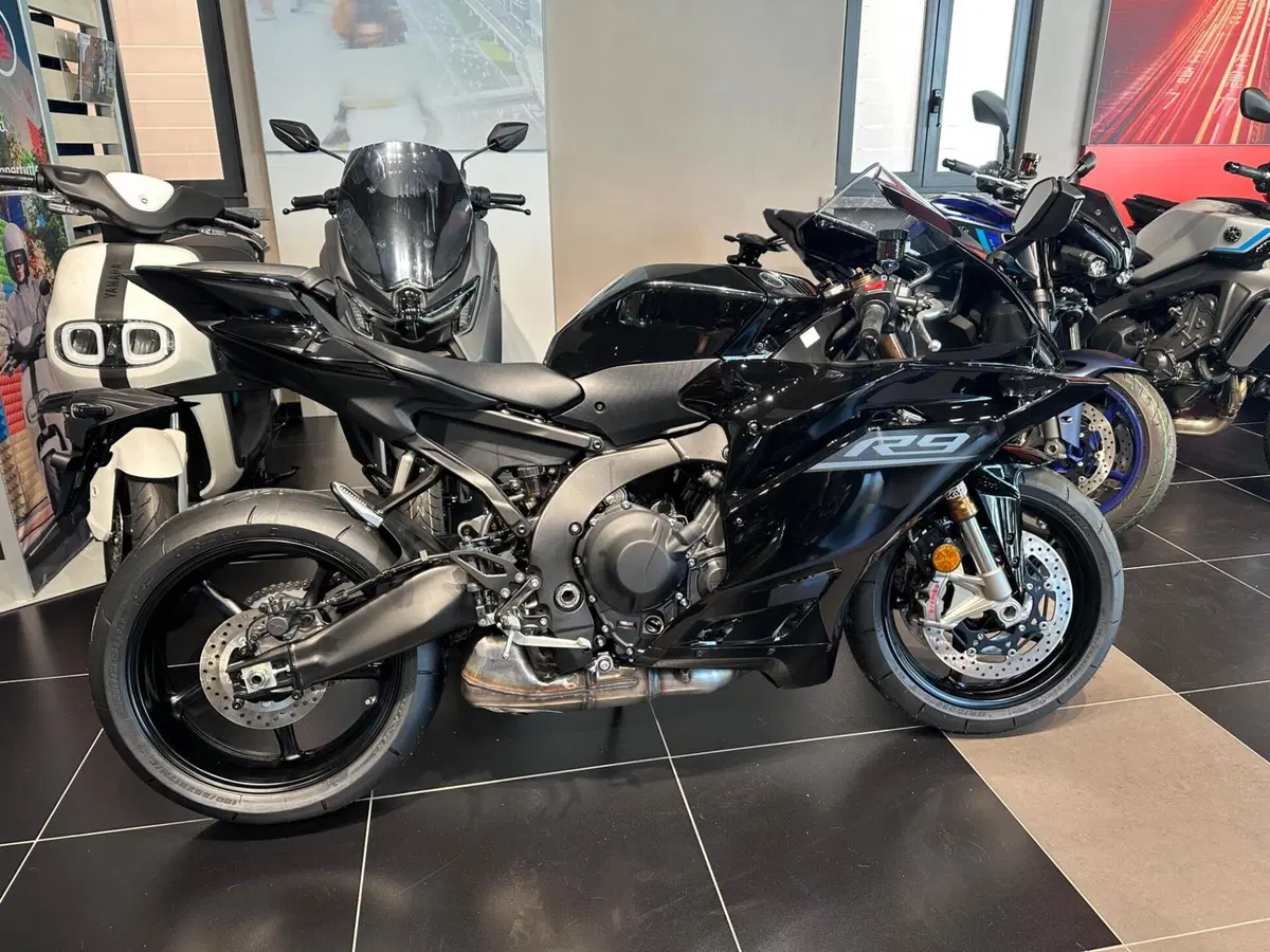 Yamaha YZF R9 (2025 - 26) (2)