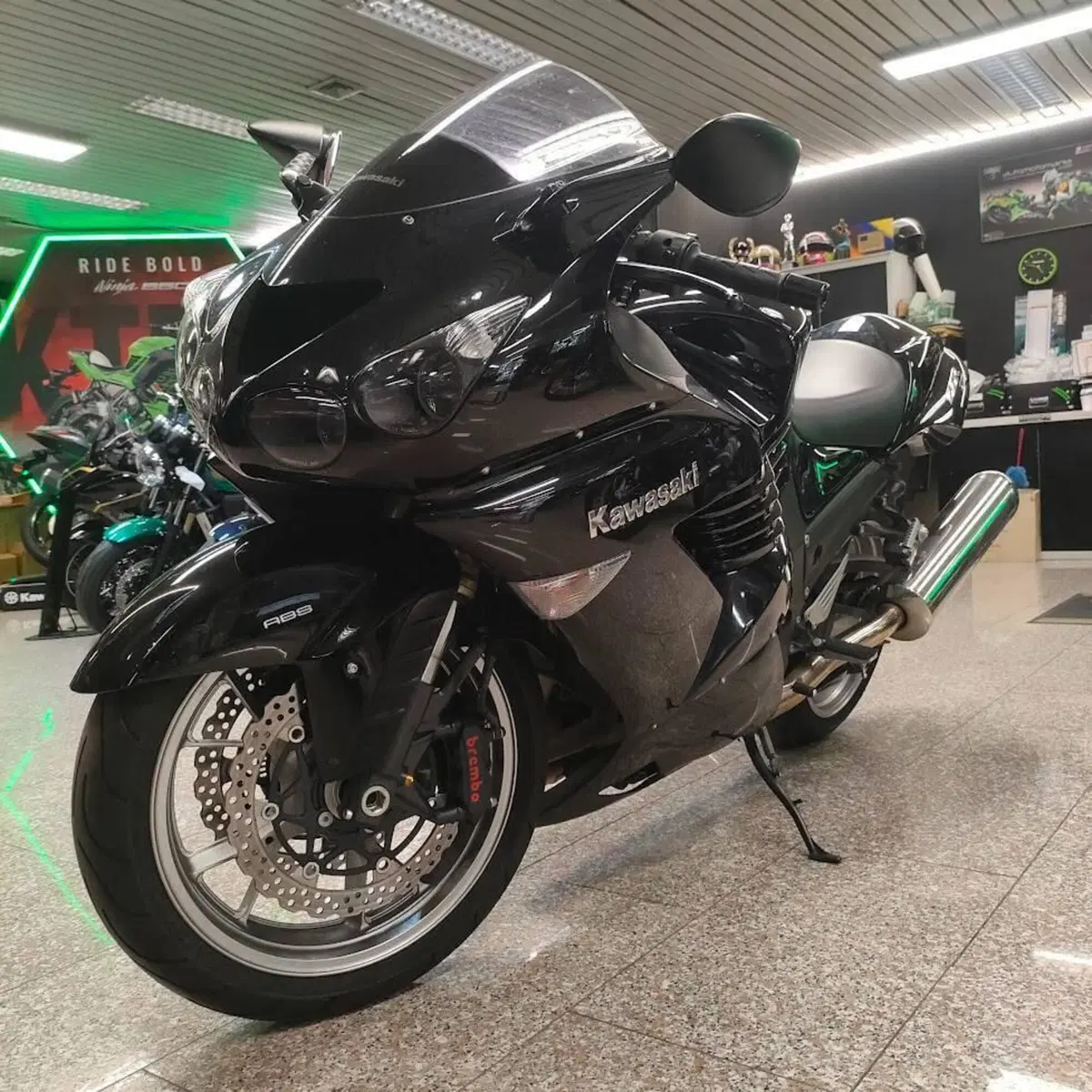 Kawasaki ZZR 1400 (2006 - 11) (2)