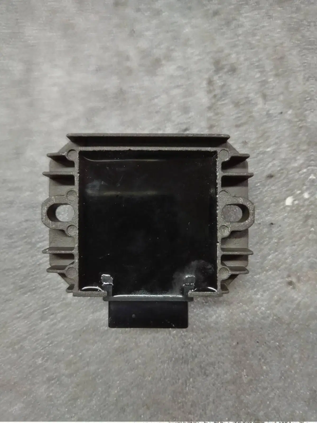 Regolatore di Tensione Usato Originale Piaggio Hex (3)