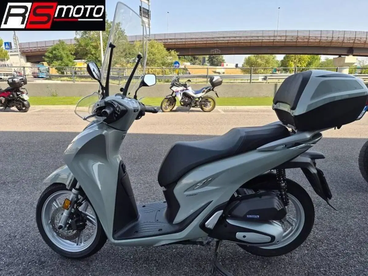Honda SH 150i (2020 - 23) (2)
