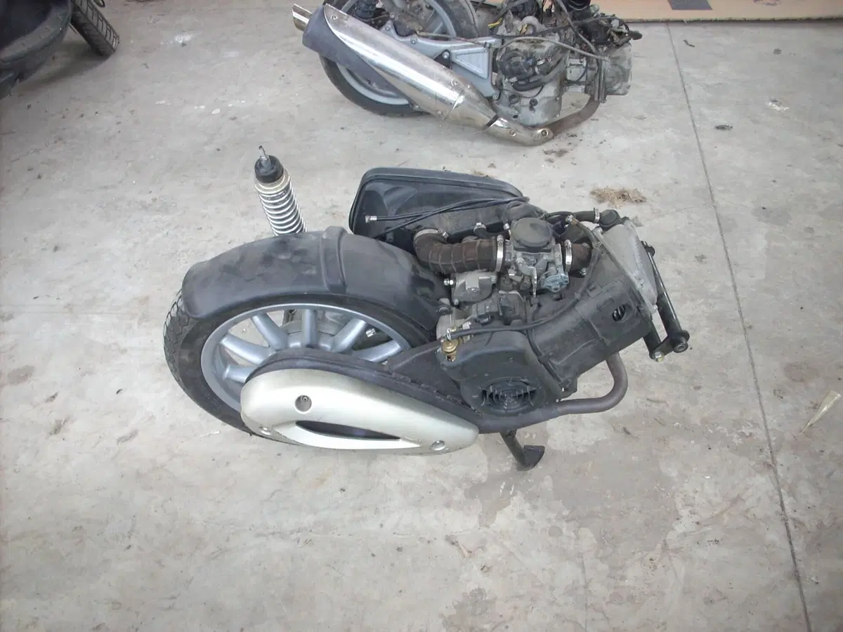 Ricambi Usati Originali Piaggio Liberty 150 MOC (T (10)