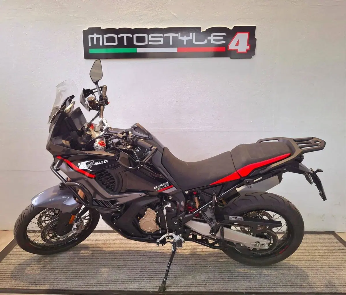 MV Agusta LXP Enduro Veloce (2026) (2)