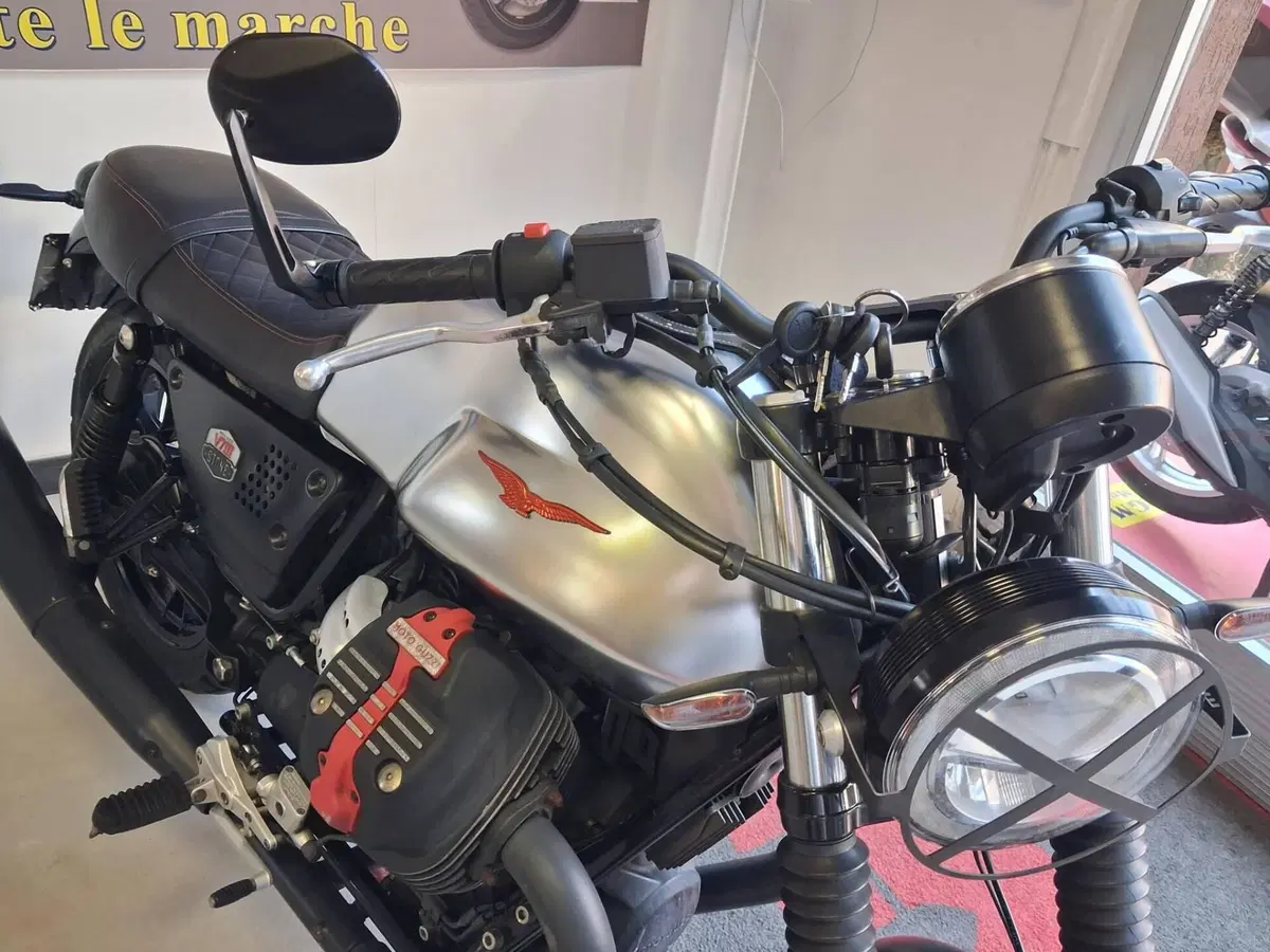 Moto Guzzi V7 III Stone S (2020) (5)