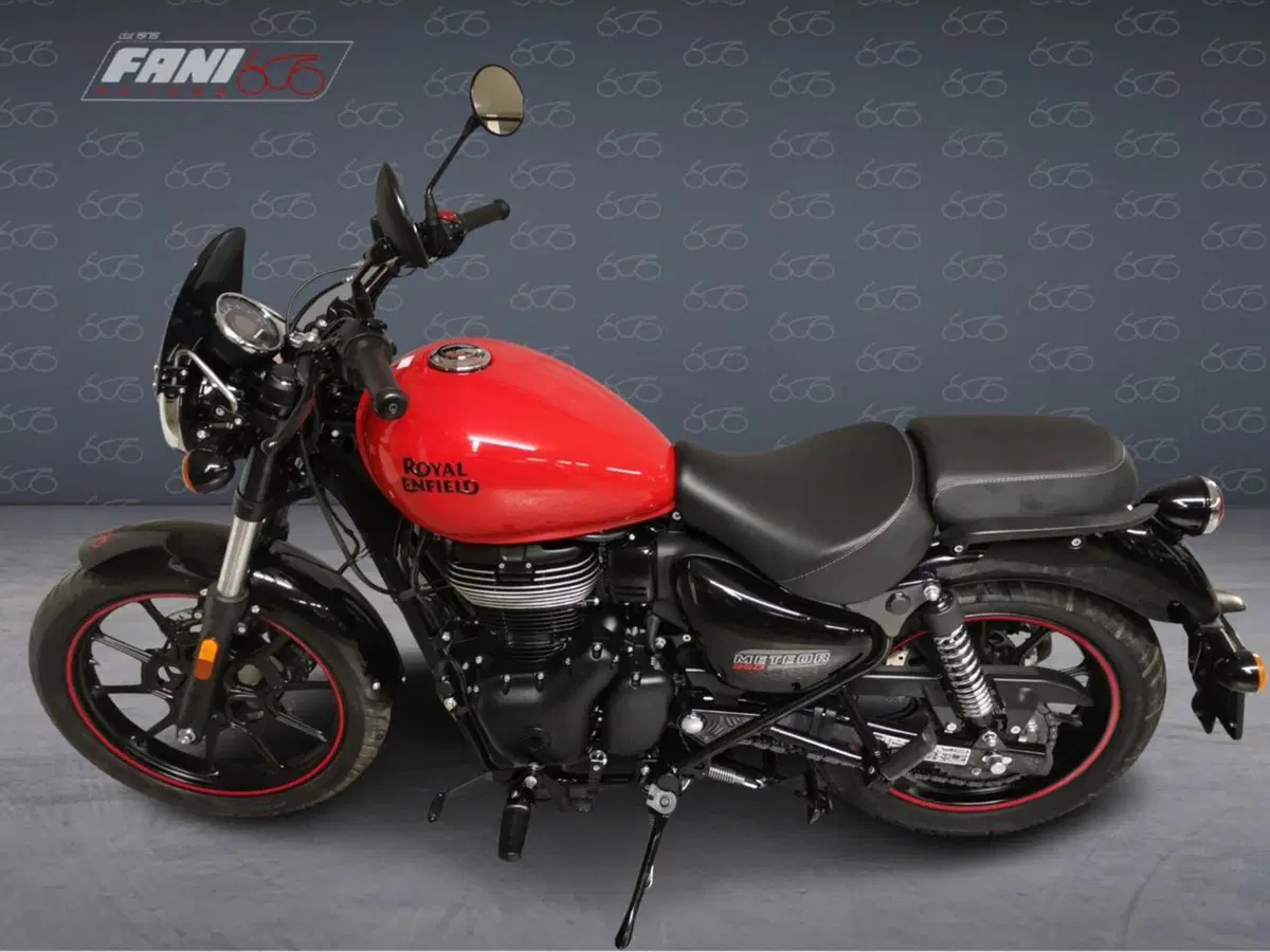 Royal Enfield Meteor 350 (2021 - 26) (4)