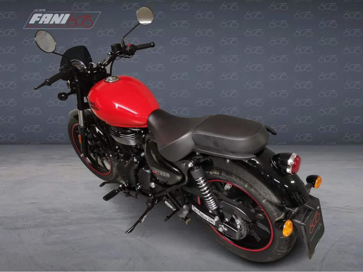 Royal Enfield Meteor 350 (2021 - 26) (3)