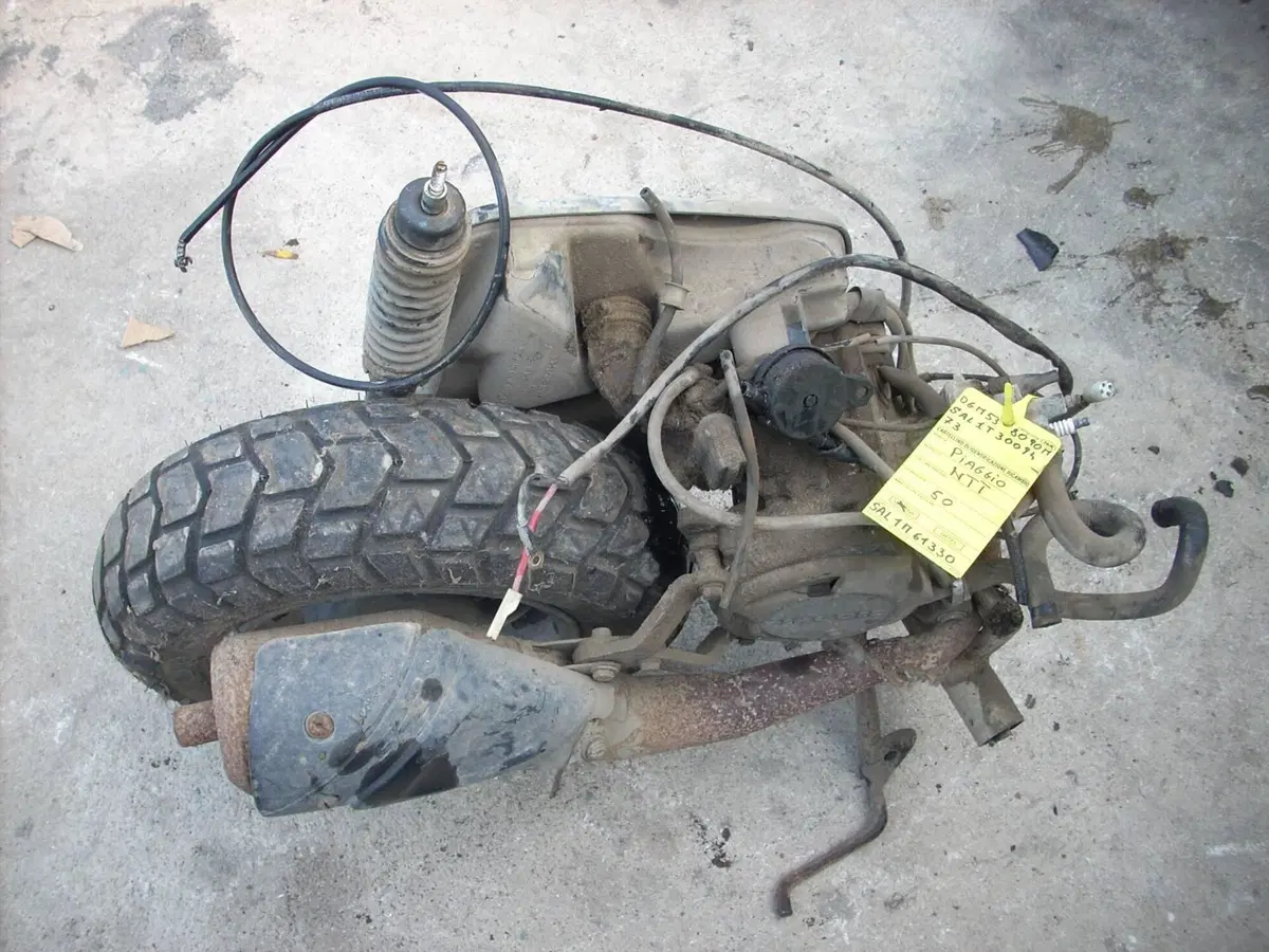 Ricambi Usati Originali Piaggio NTT 50 - Carene e (7)