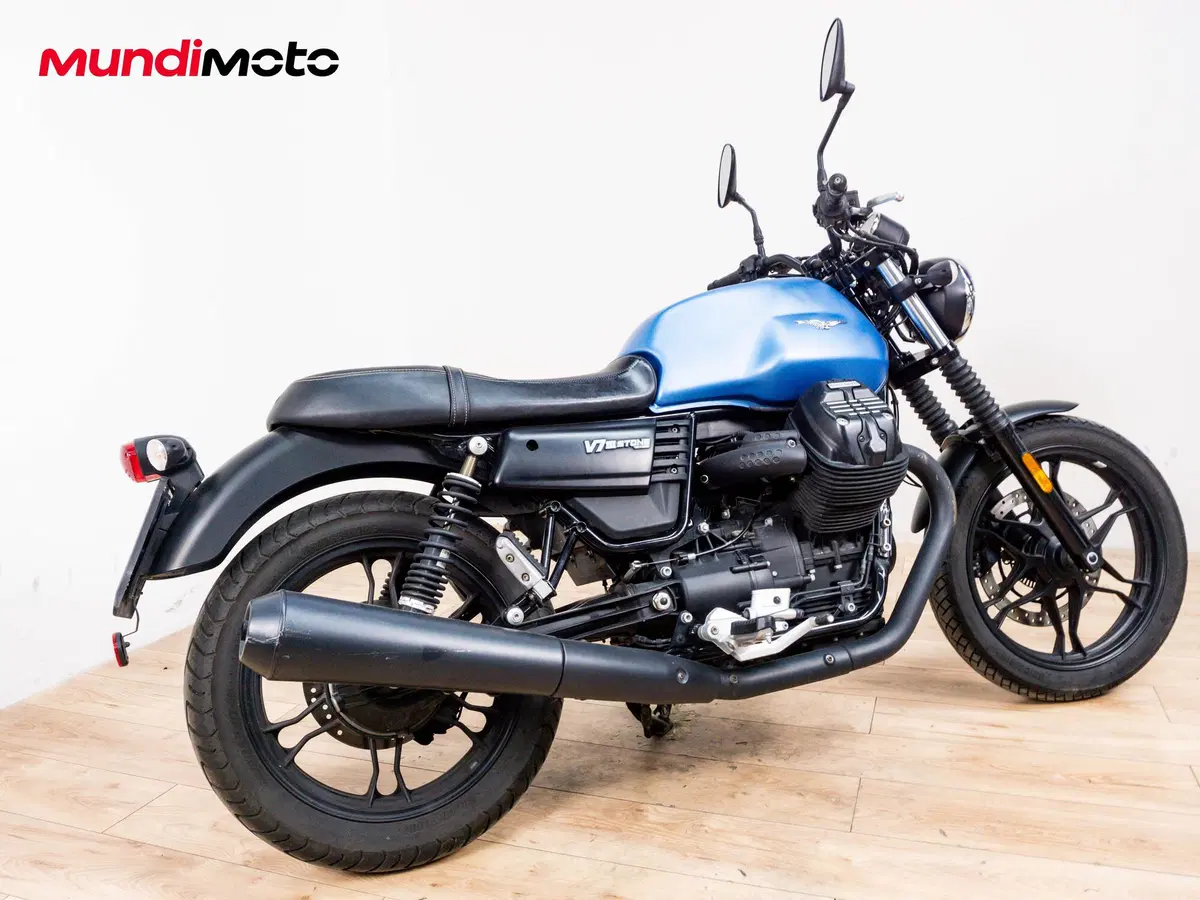 Moto Guzzi V7 Stone (2012 - 15) (3)