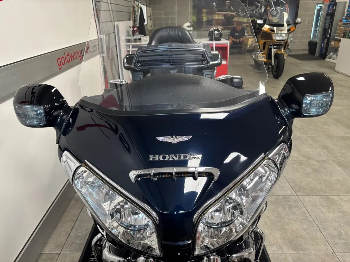 Honda GL 1800 Gold Wing (2007 - 11) (2)