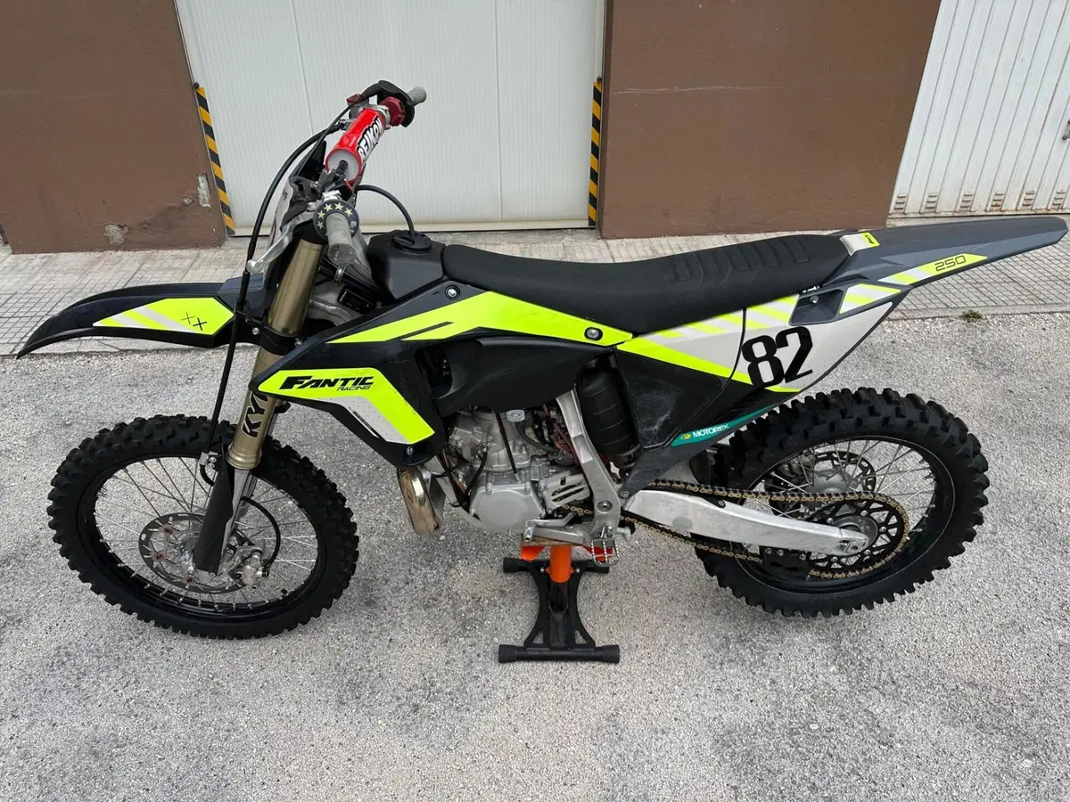 Fantic Motor XX 250 Black Edition 2T (2024) (3)