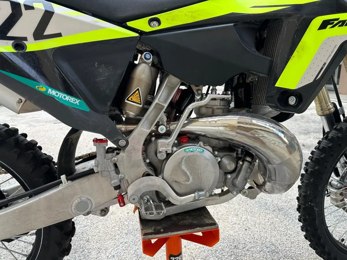 Fantic Motor XX 250 Black Edition 2T (2024) (5)