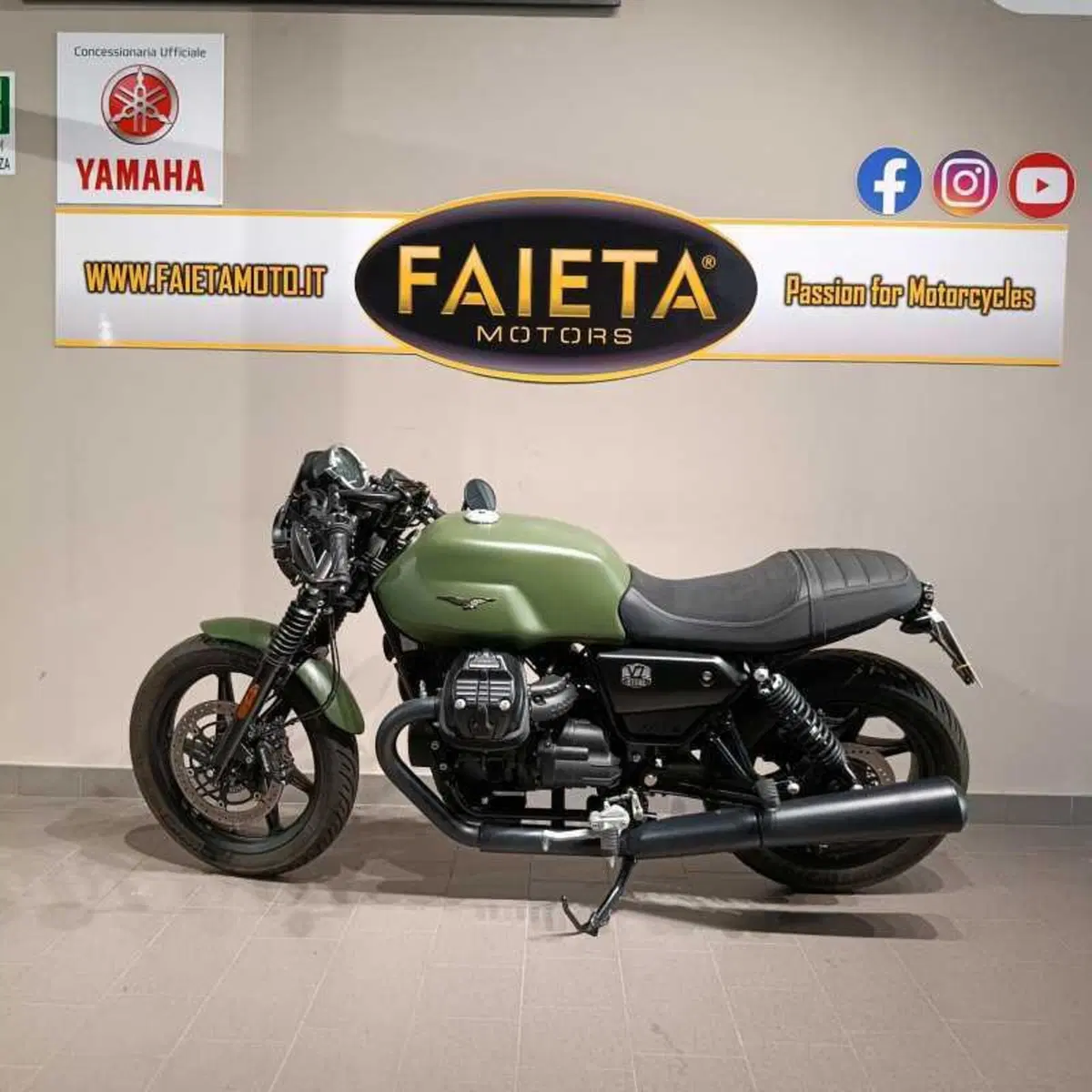 Moto Guzzi V7 Stone (2021 - 24)
