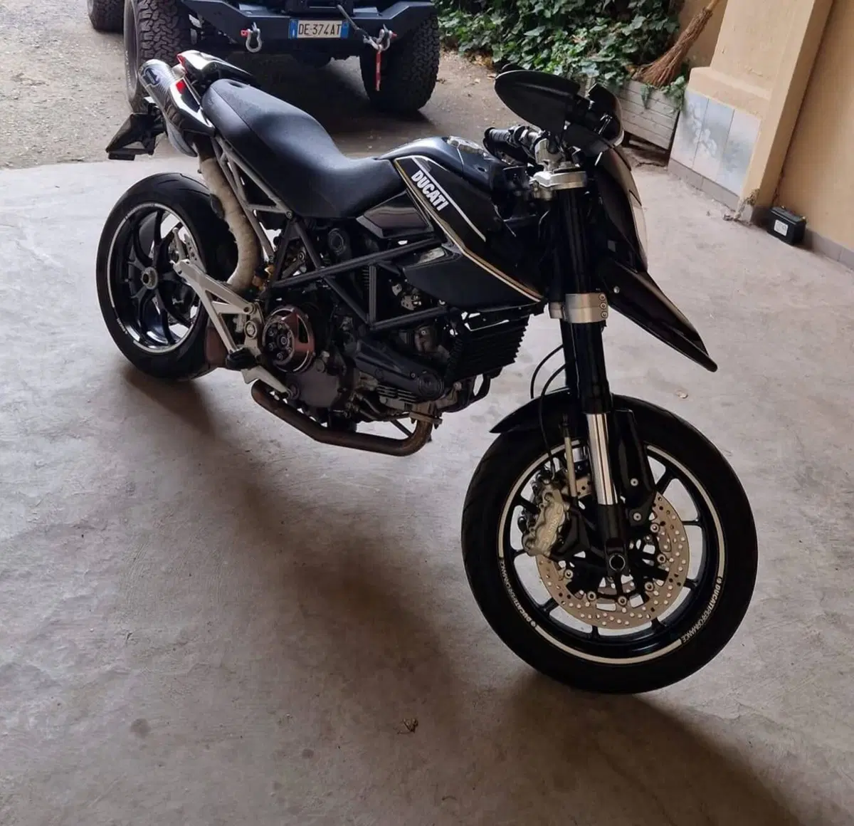 Ducati Hypermotard 1100 EVO SP (2010 - 12) (2)