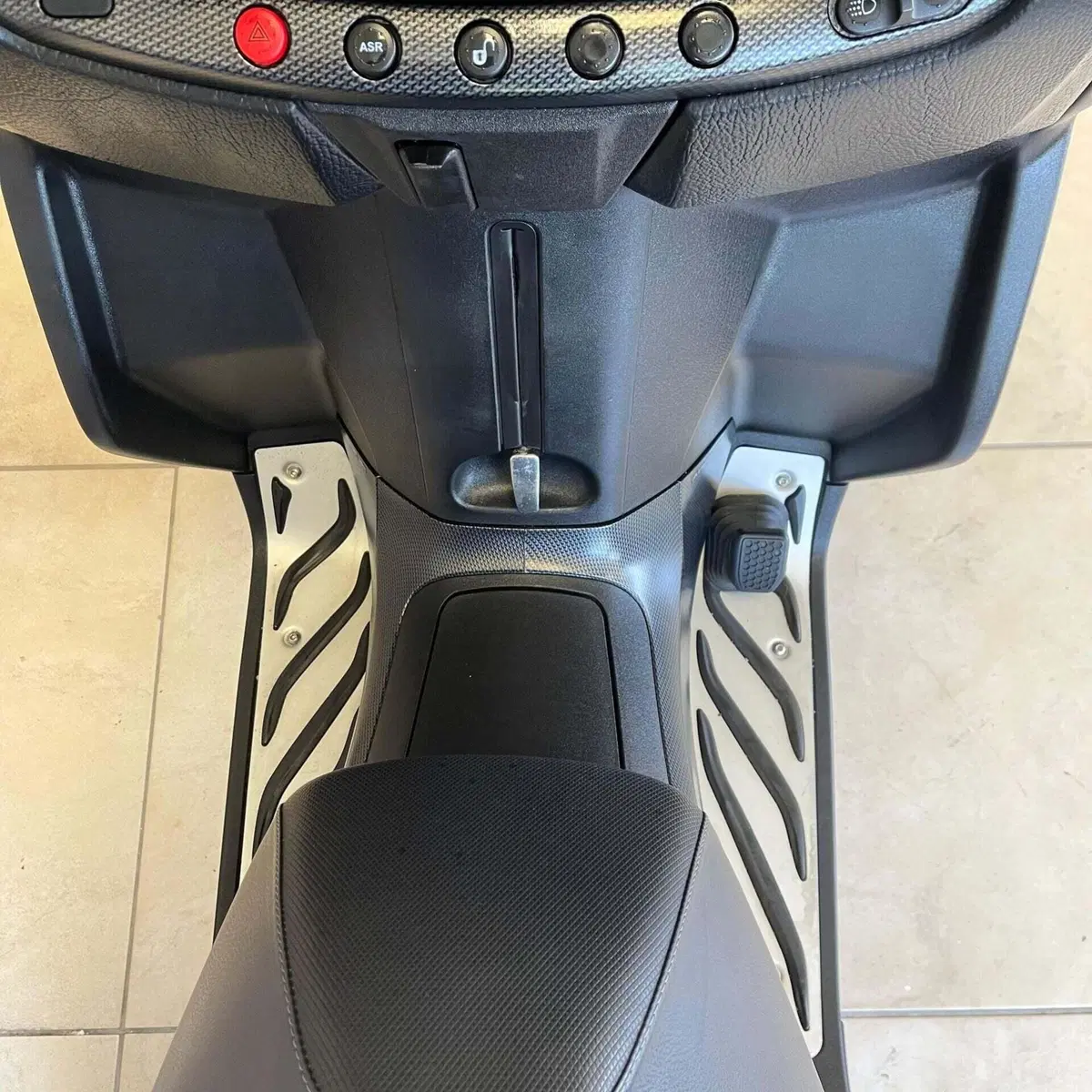 Piaggio MP3 400 ABS Hpe (2023 - 25) (4)