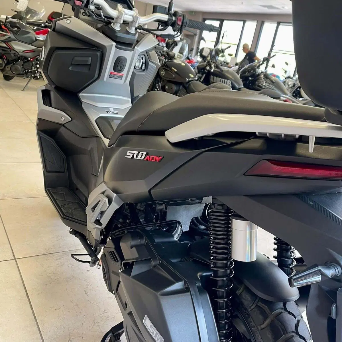 Voge Sfida SR1 ADV (2023 - 26) (9)