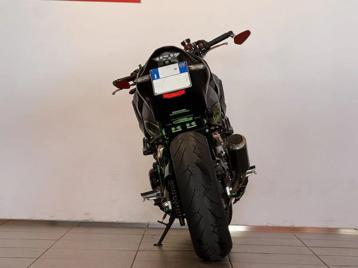 Kawasaki Z 900 SE (2022 - 24) (4)